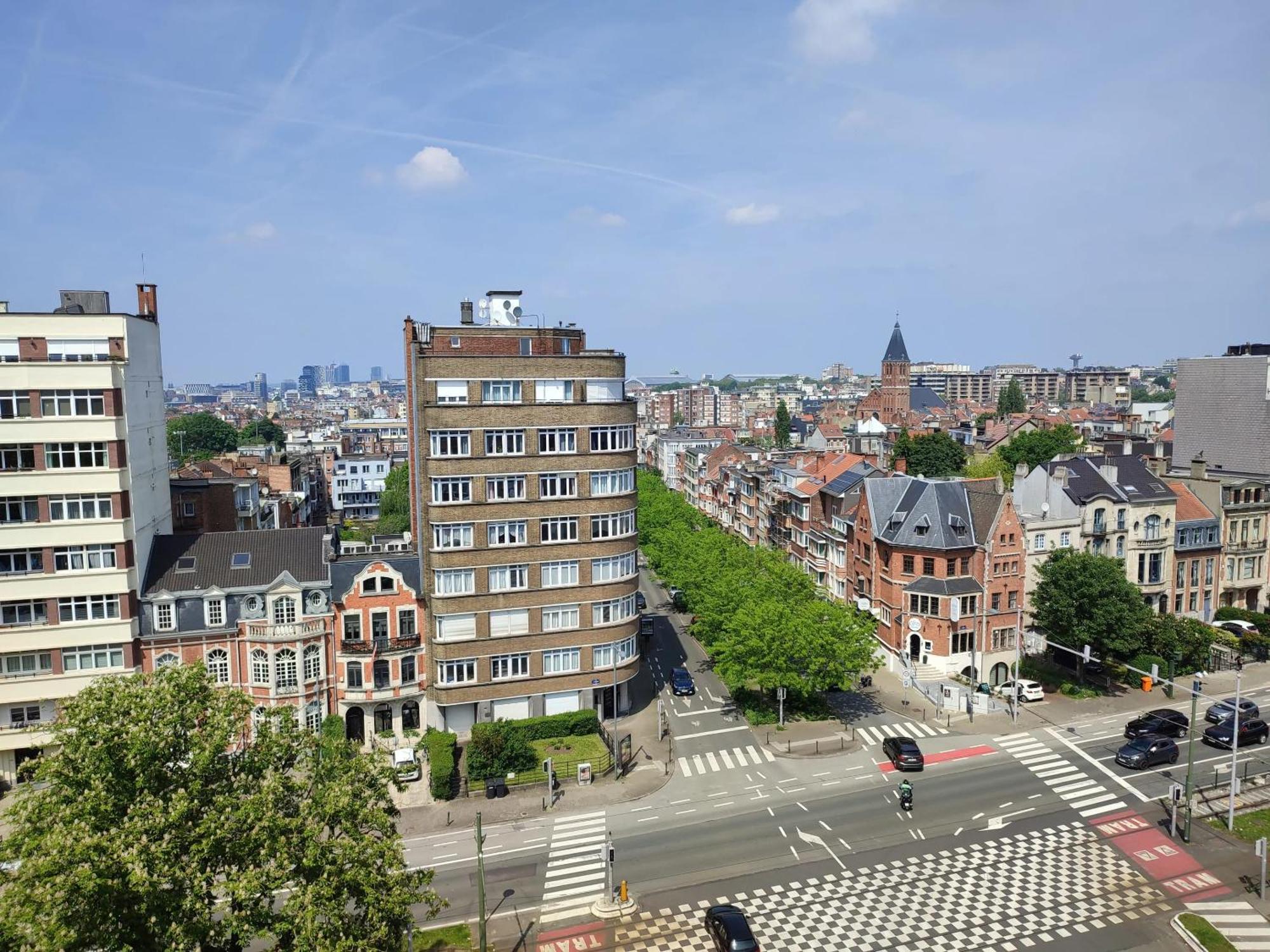 Charming In Etterbeek 70 M² With Balcony Apartment